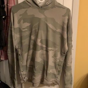COPY - Abercrombie & Fitch camo hoodie